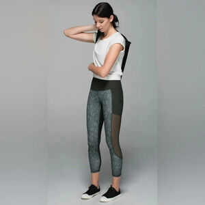 ! Lululemon High Times Pant Luxtreme Mesh Jazzy Gator
